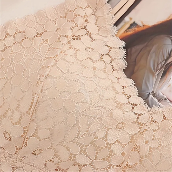 BNWT size medium crop top/bra, nude colour, super cute - Picture 6 of 14